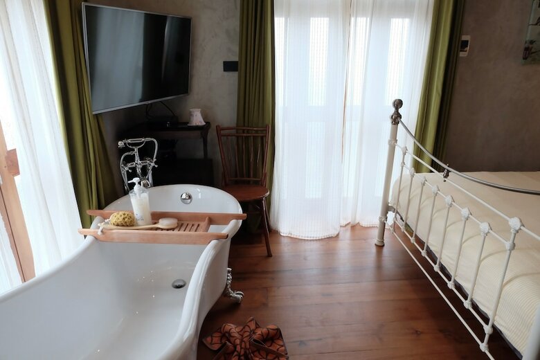 Hotel Rimrabeang Amphawa Cafe And Suite
