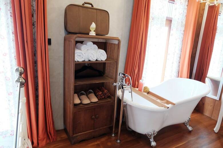 Hotel Rimrabeang Amphawa Cafe And Suite