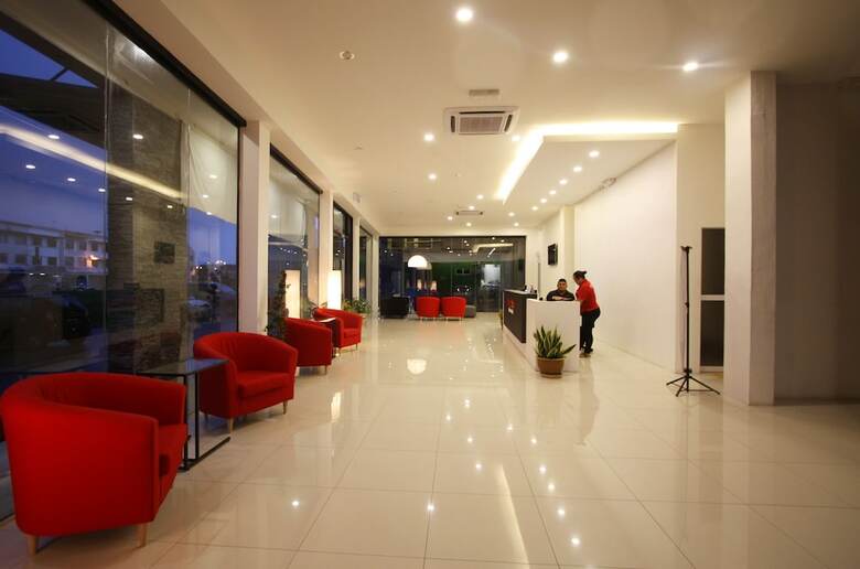 Place2stay Business Hotel - Waterfront