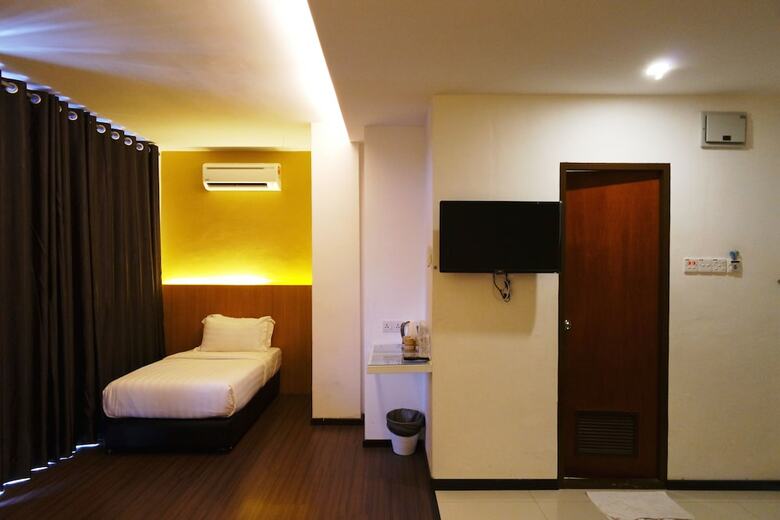 Place2stay Business Hotel - Waterfront