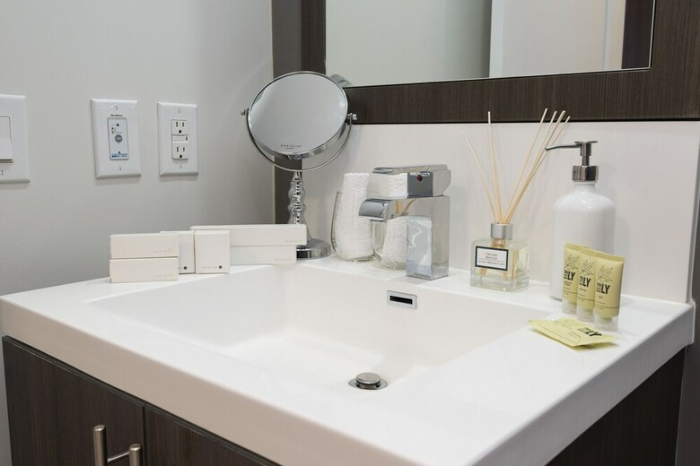 Diamond Vacation Homes - Yonge Sheppard