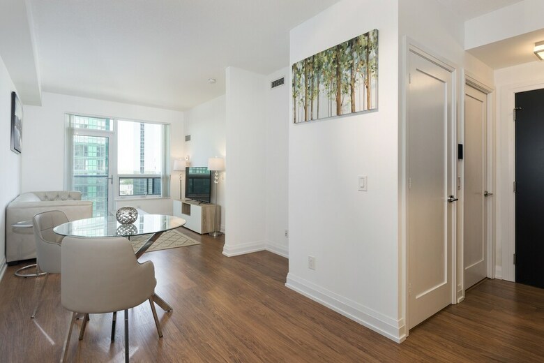 Diamond Vacation Homes - Yonge Sheppard