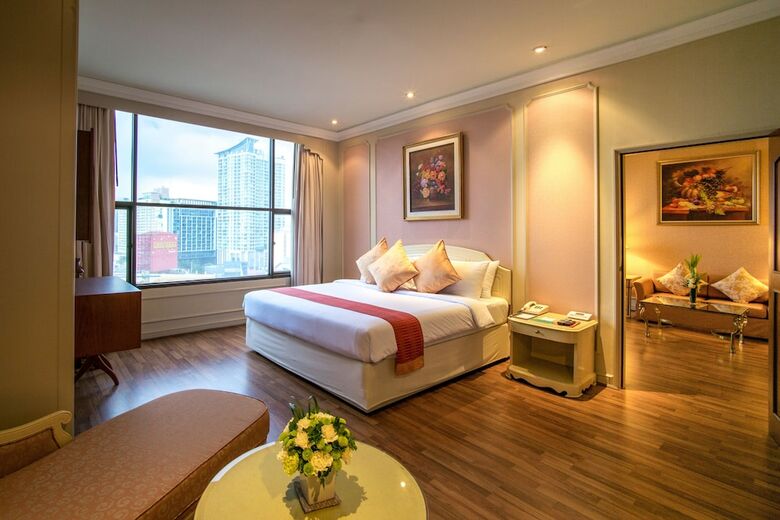 The Emerald Hotel