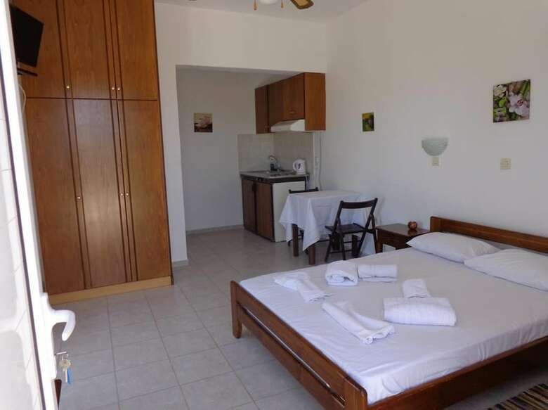 Apartamentos Nicholas Beach Studios