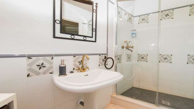 Apartamentos Casas Bodega Triana