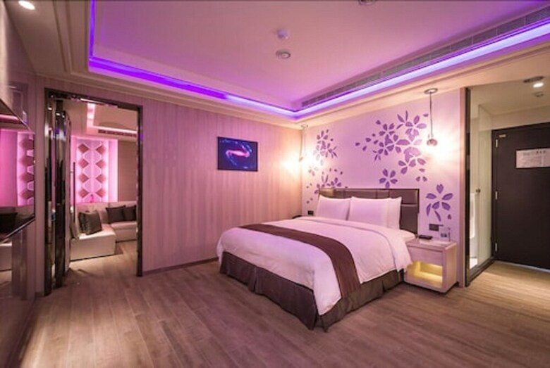 Moving Star Hotel