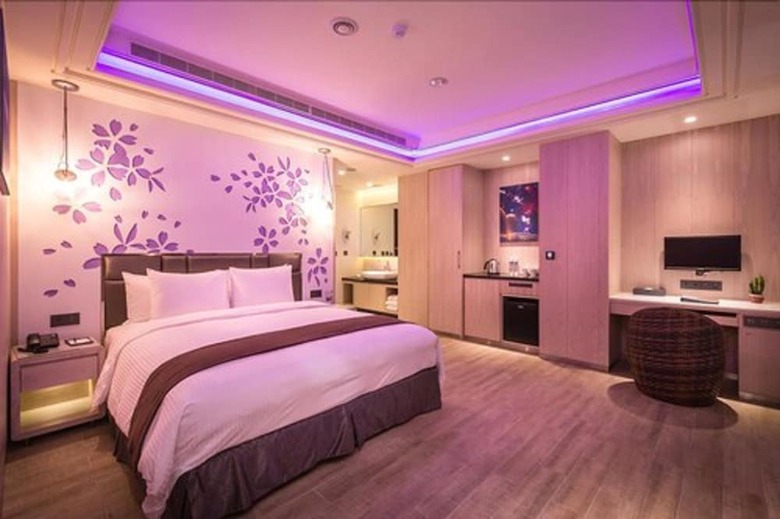 Moving Star Hotel