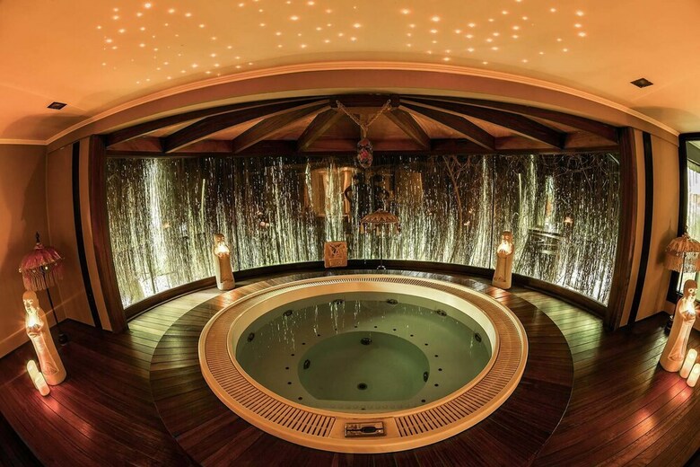 Hotel Village Park Resort And Spa Otel