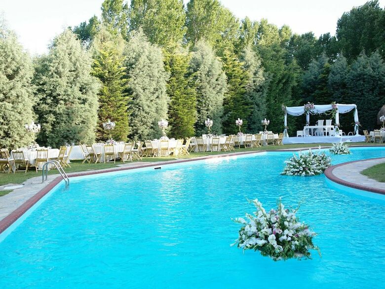 Hotel Village Park Resort And Spa Otel