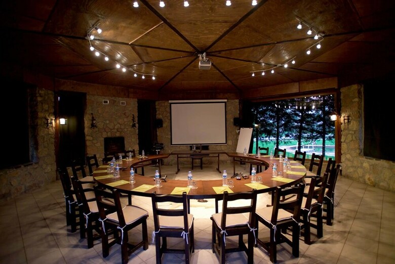 Hotel Village Park Resort And Spa Otel