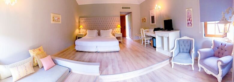 Hotel Village Park Resort And Spa Otel