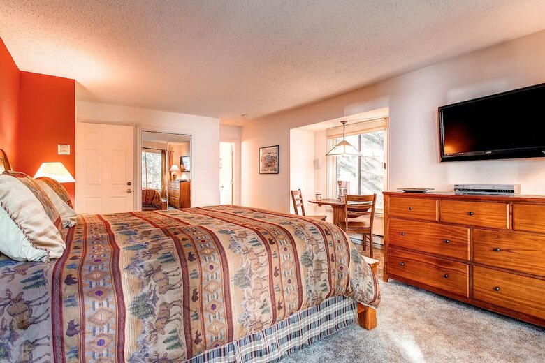 Tannenbaum Condominiums By Ski Country Resorts