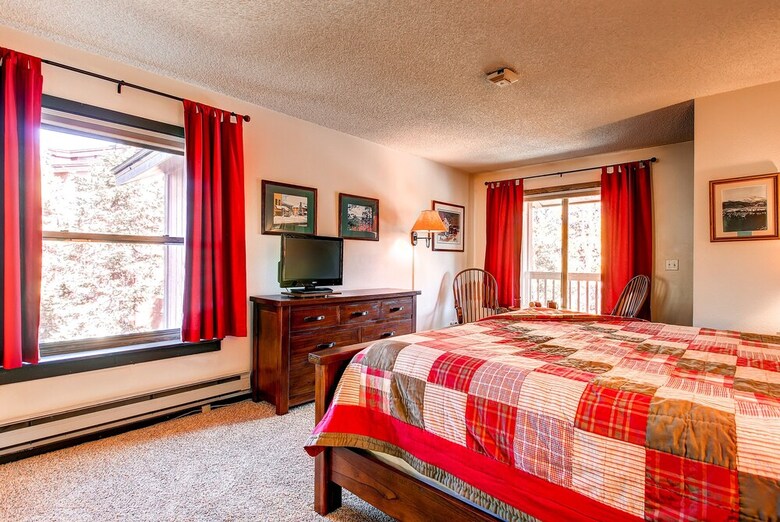 Tannenbaum Condominiums By Ski Country Resorts