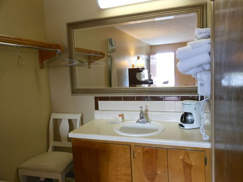 Motel Mcclellan Inn Anniston
