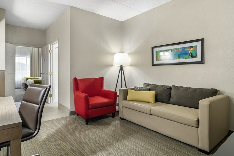 Hotel Comfort Inn & Suites
