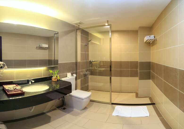 Paradise Hotel