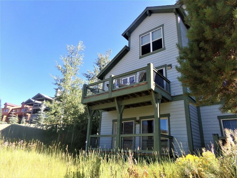 Anemone Townhome 3 Bed 3 Bath