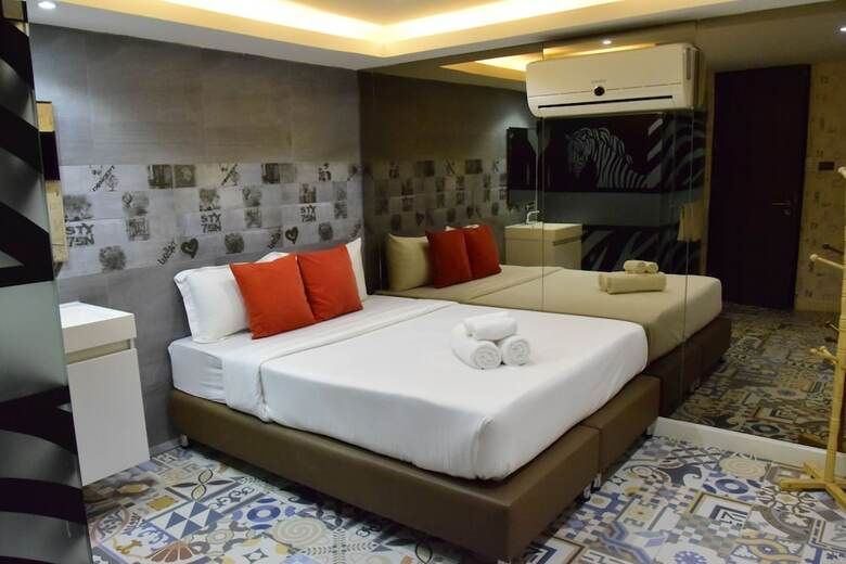 Hostal Double Five - Hostel