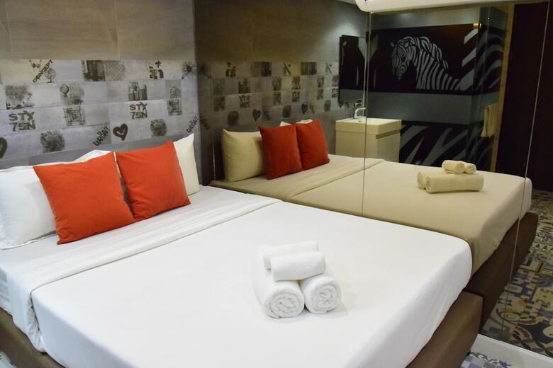 Hostal Double Five - Hostel