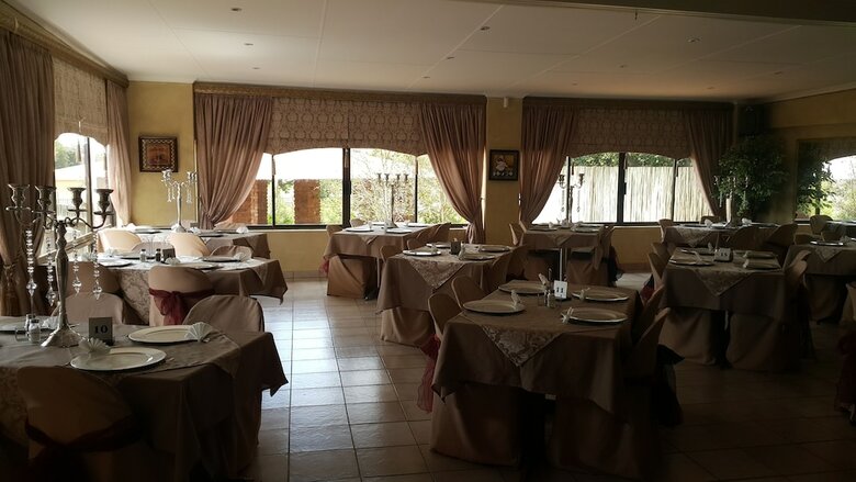 Hotel Crystal Rose Lodge