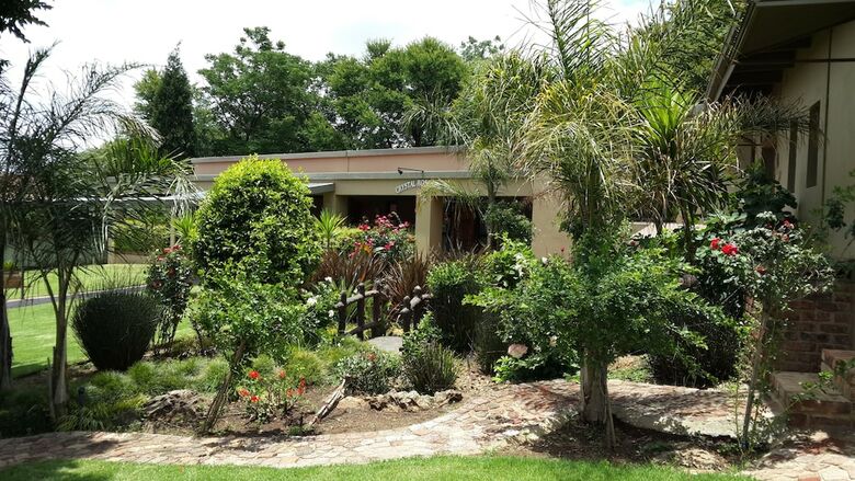 Hotel Crystal Rose Lodge
