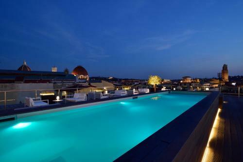 Glance Hotel In Florence