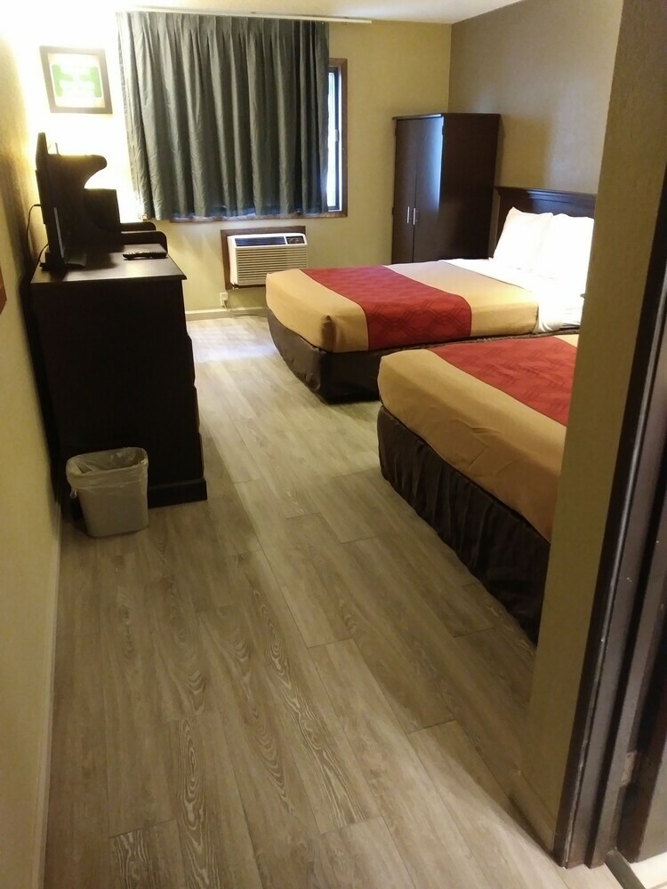 Hotel Econo Lodge North