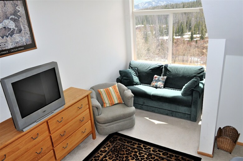 Forest Park 3 Bed 4 Bath Townhome