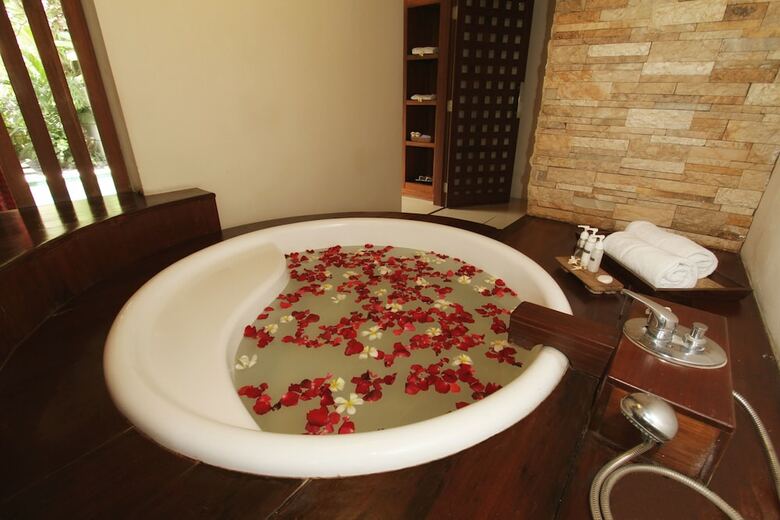 Hotel Grand Akhyati Villas & Spa