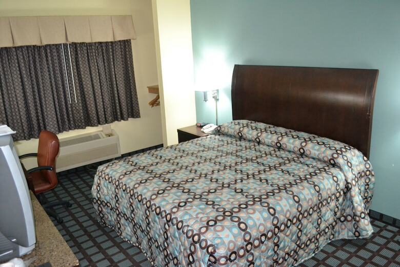 Hotel Countryside Inn & Suites Fremont