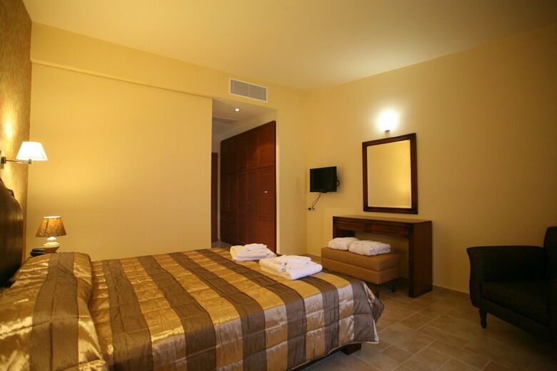 Apartamentos Tesoro Hotel