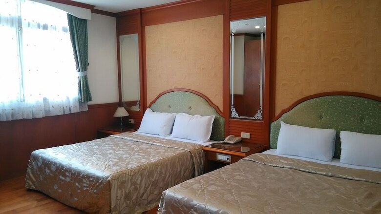 Green City Hotel