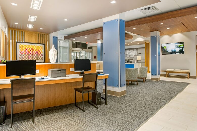 Hotel Holiday Inn Express & Suites Carrollton West