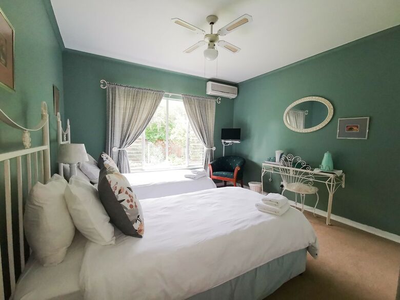 Hotel Loerie Guesthouse