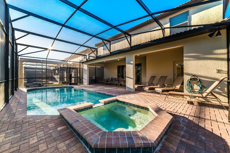Windsor At Westside Resort By Global Resort Homes