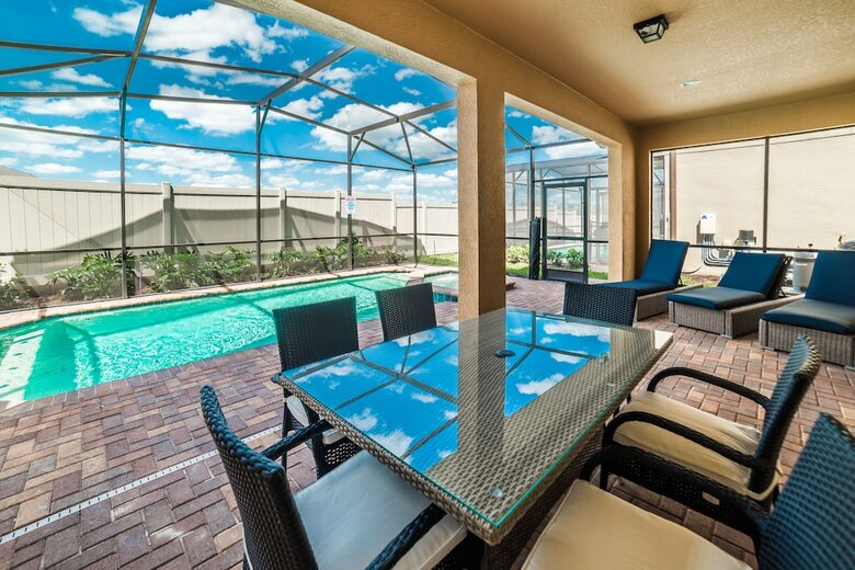 Windsor At Westside Resort By Global Resort Homes