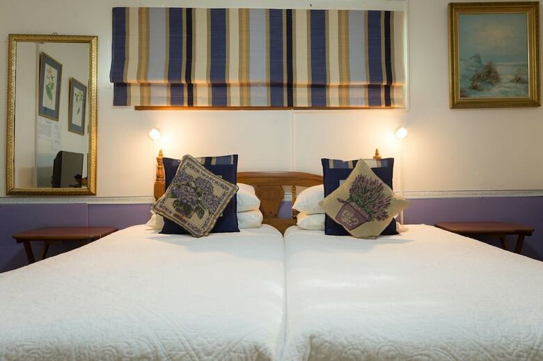 Jean Lee Bed & Breakfast