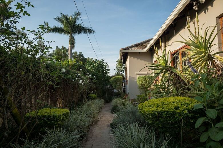 Jean Lee Bed & Breakfast