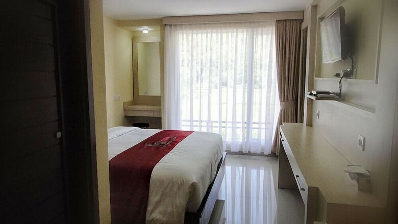 The Arya Hotel