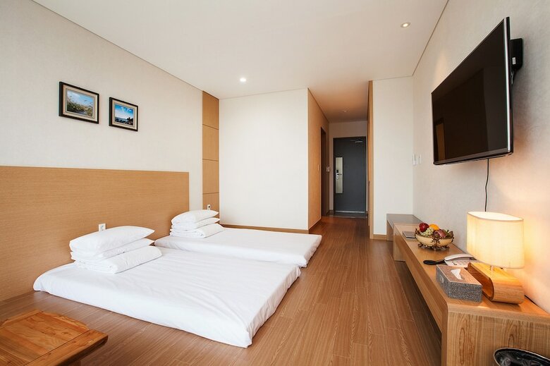 You Us Hotel