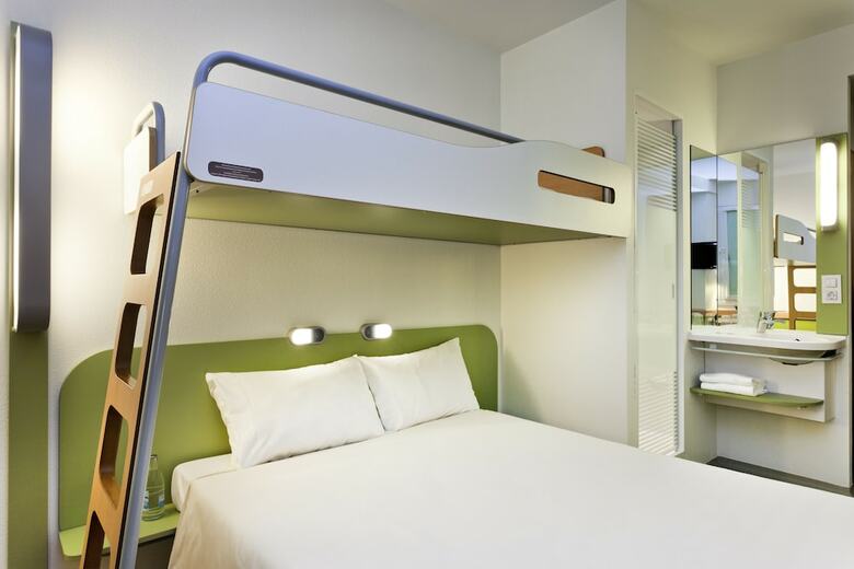 Hotel Ibis Budget Mont�limar