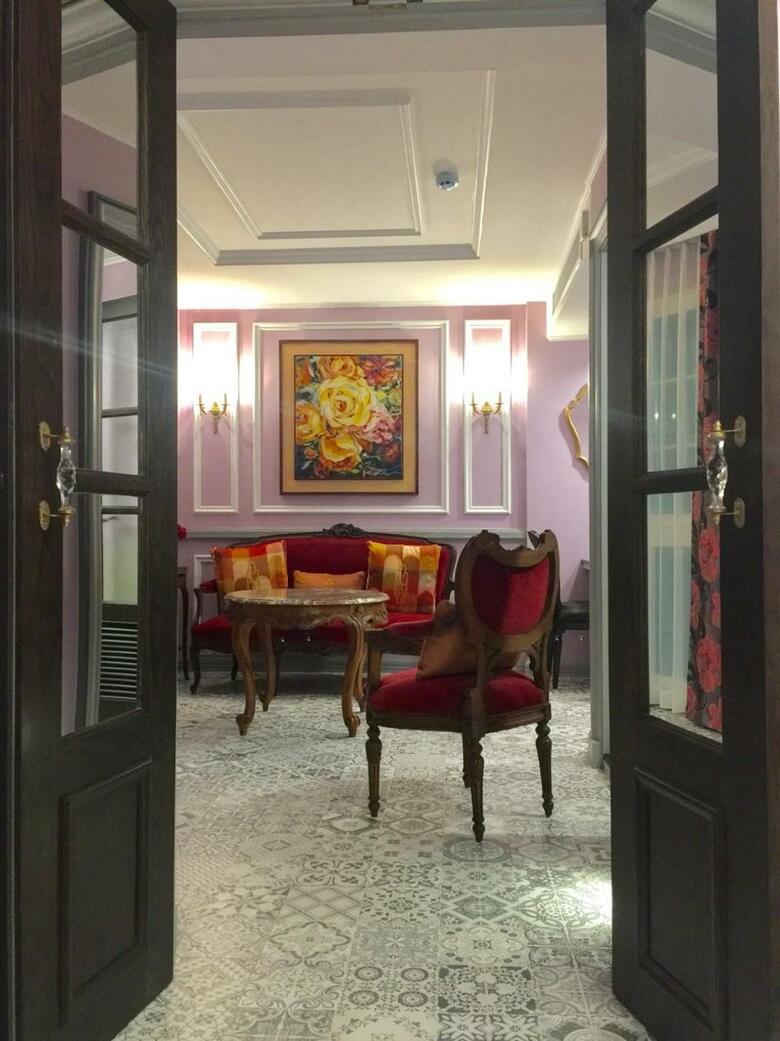 Sara's Hotel