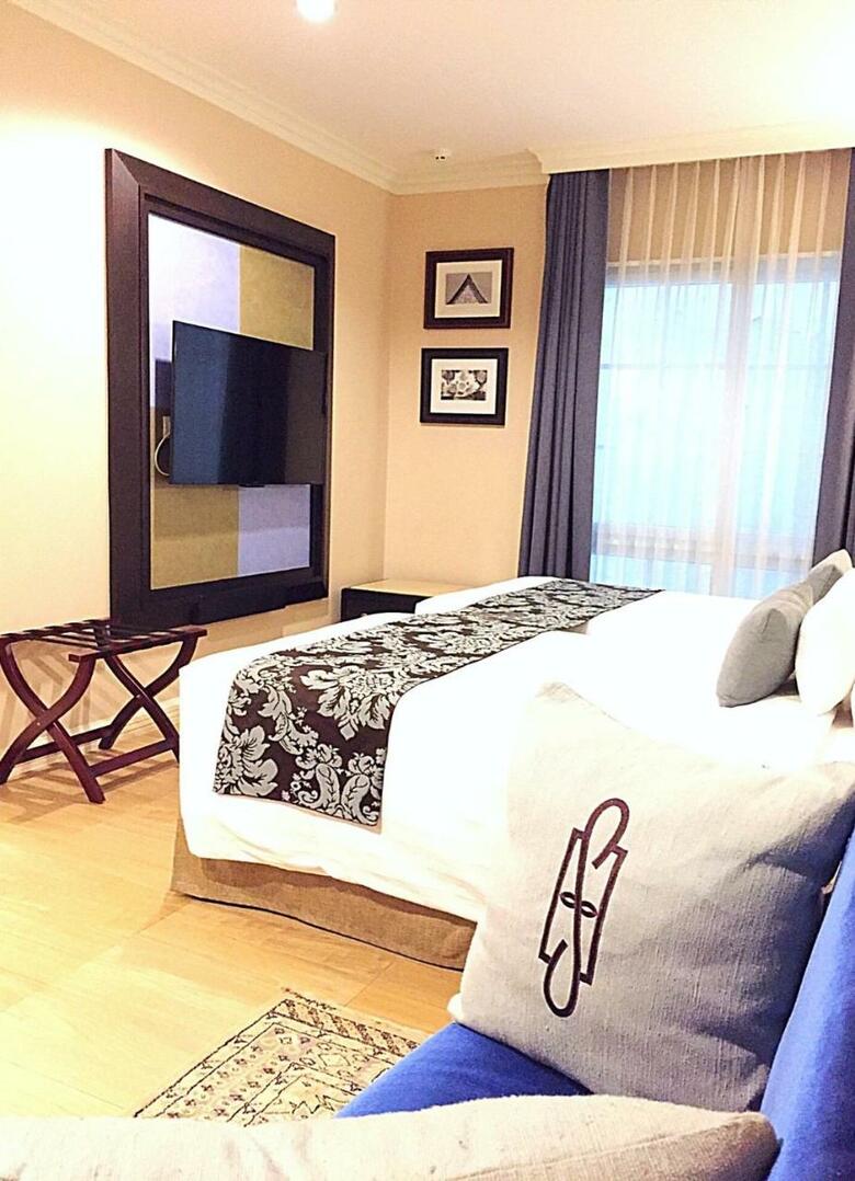 Sara's Hotel