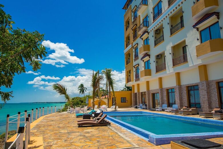 Hotel Golden Tulip Zanzibar Resort