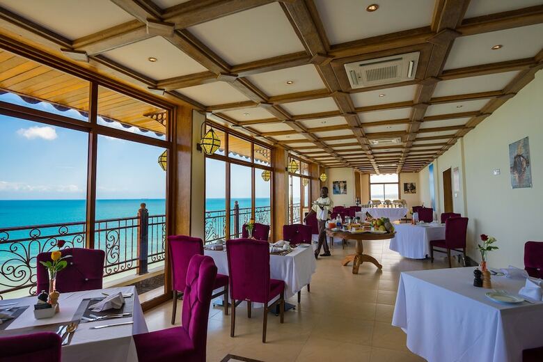 Hotel Golden Tulip Zanzibar Resort