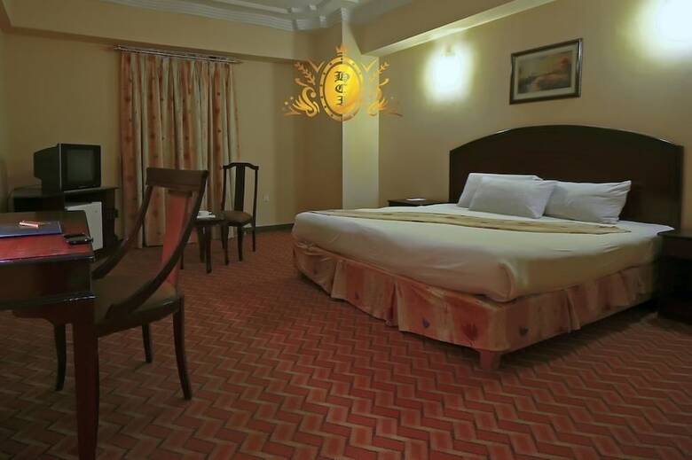Hotel Crown Inn