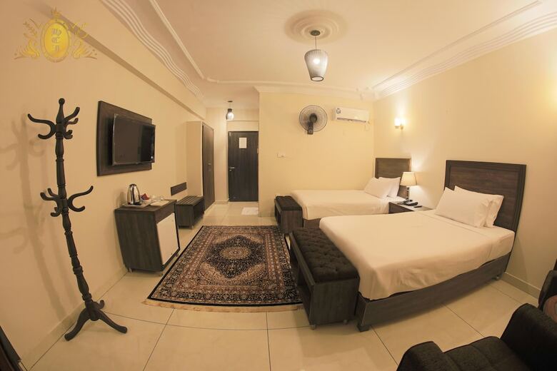Hotel Crown Inn