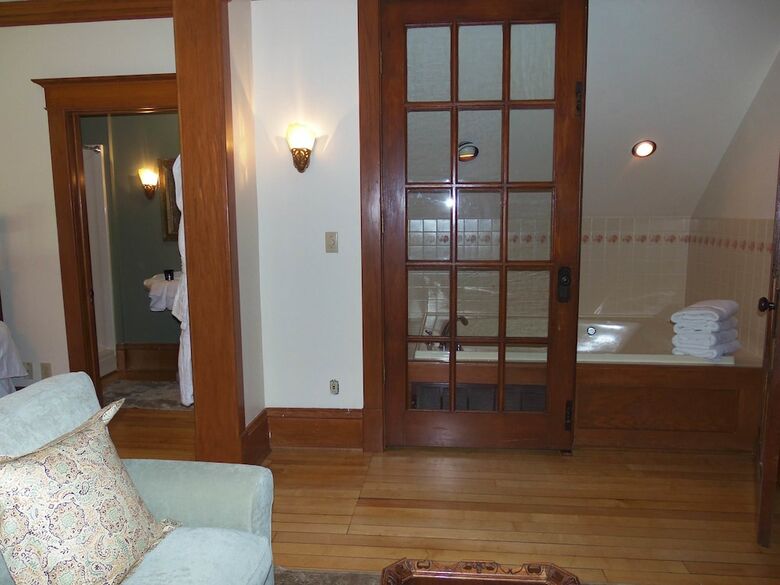 Diplomat Bed And Breakfast