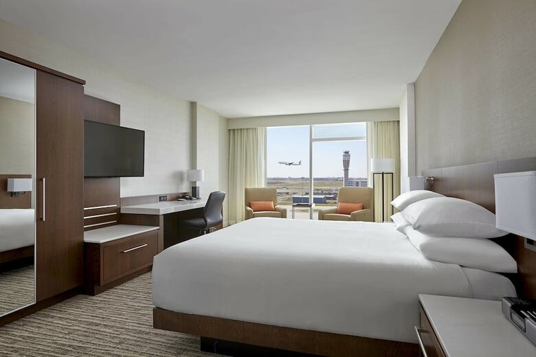 Calgary Airport Marriott In-terminal Hotel
