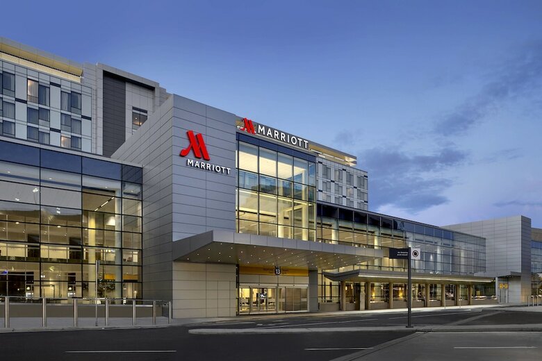 Calgary Airport Marriott In-terminal Hotel